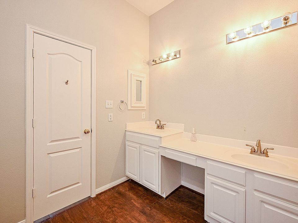 1st image of 12210 Ferncrest Ct #12210
