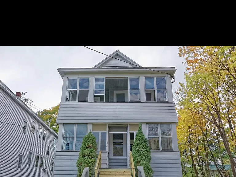 876 Warren St #2 — Photo 15