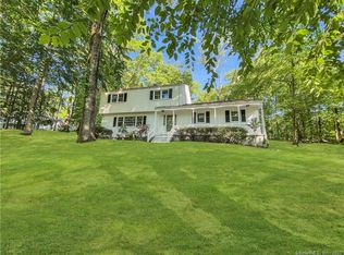 109 Studio Rd, Stamford, CT 06903