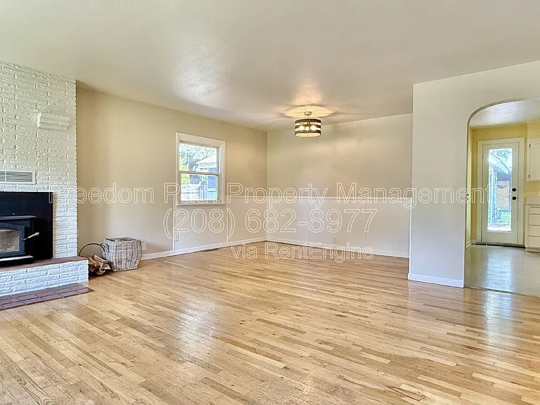 1008 Church St — Photo 2