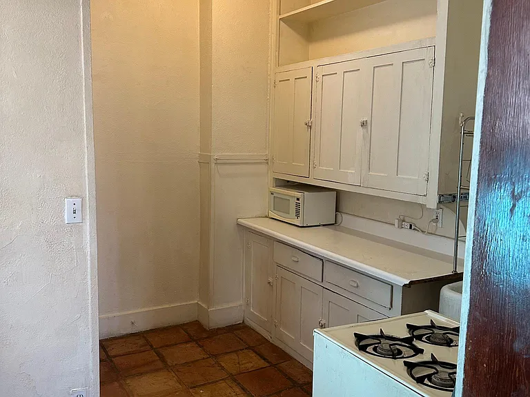 708 Central Ave SE #2 — Photo 4