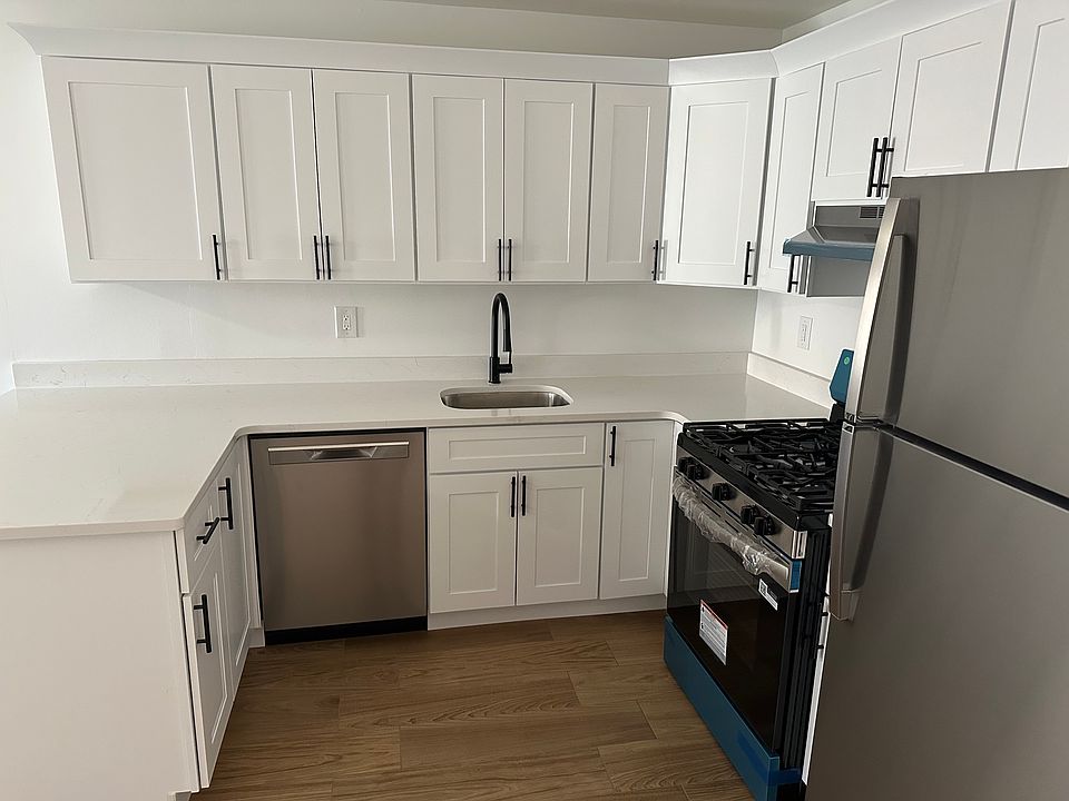 1st image of 16 Sylva Ln #16