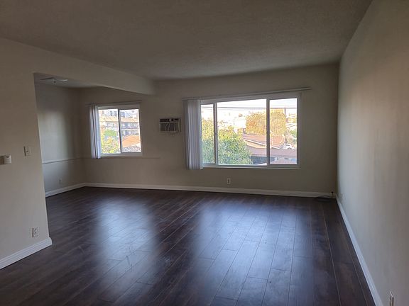 5th image of 526 N Saint Andrews Pl APT 1