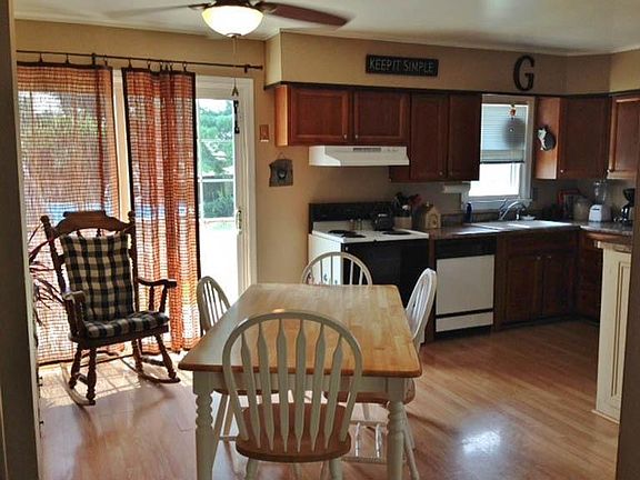 4th image of 3854 Habersham Dr