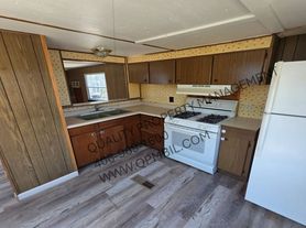 3955-3956 Bluebird Mobile Ct