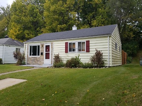 2nd image of 861 E Chippewa Ave