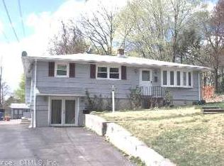 133 Hillhouse Rd, Waterbury, CT 06705