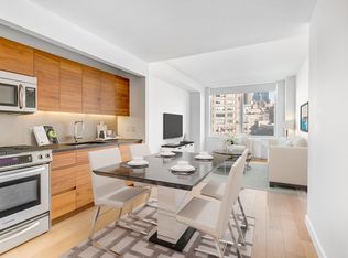 550 W 45th St APT 2608, New York, NY 10036