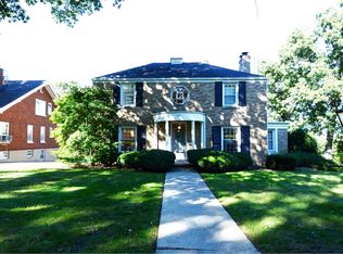 1028 Douglas Ave, Elgin, IL 60120