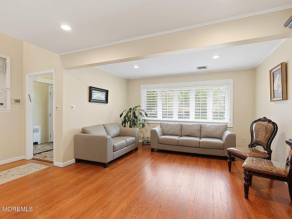 5th image of 117 E Caranetta Drive