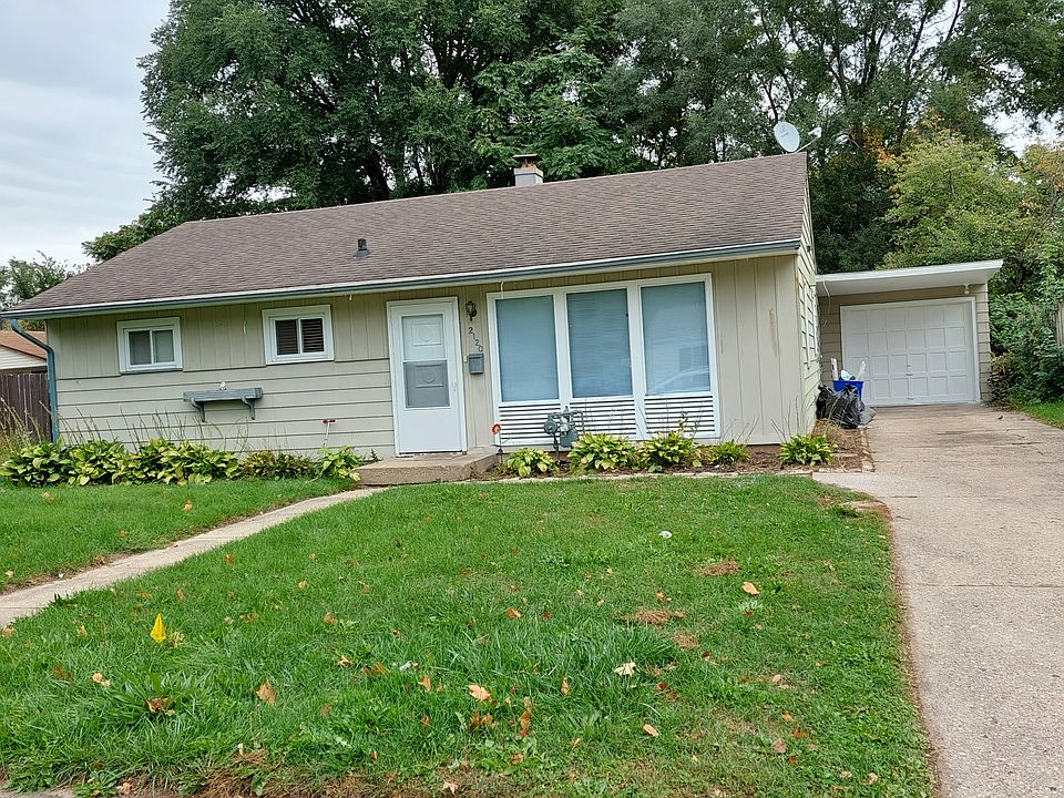 1st image of 2120 22nd St