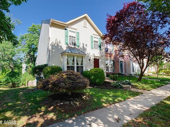 Looks onto Common Play Area