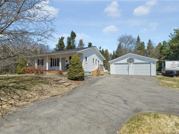 14 Anna Ave, Rothesay, NB E2S 1A3