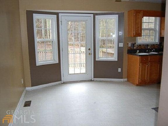 3rd image of 172 Taylors Ln