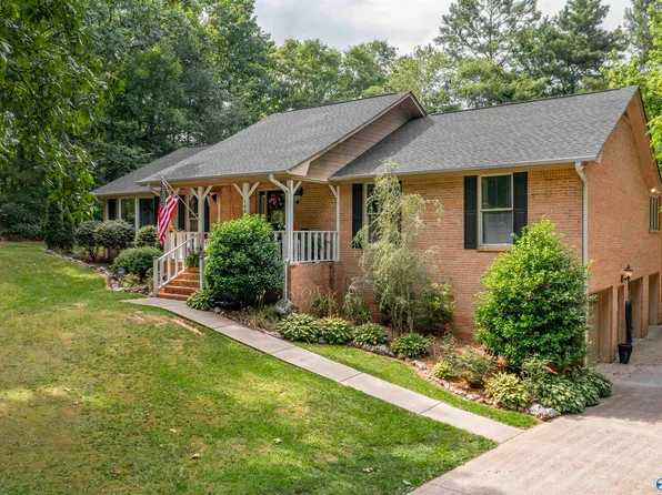 1003 Valmont Cir, Glencoe, AL 35905