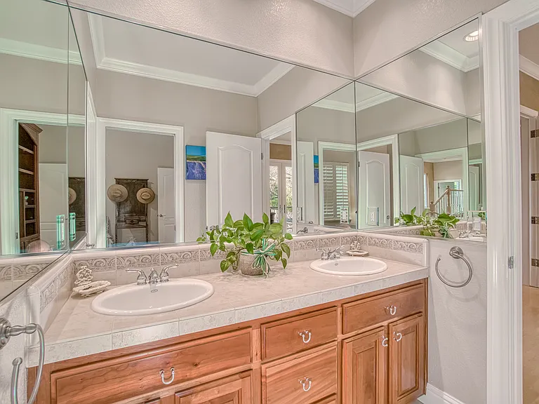 2703 Brush Creek Rd — Photo 52