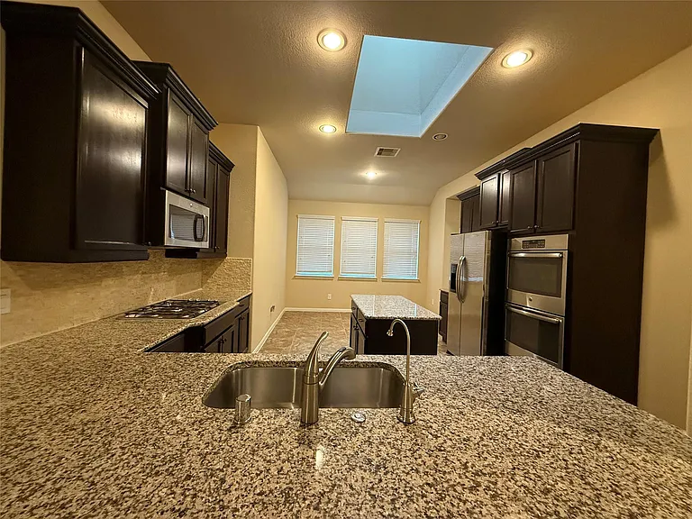 24311 Piazza Dr — Photo 8