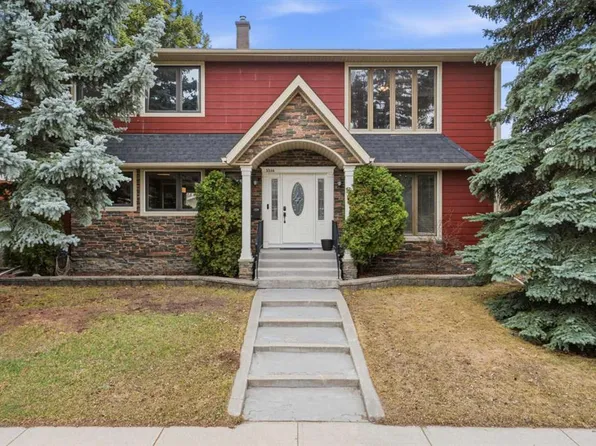 3308 W Lakeside Cres SW, Calgary, AB T3E 6A6