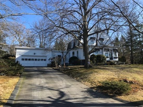 327 Quincy St Fall River Ma 02720 Zillow