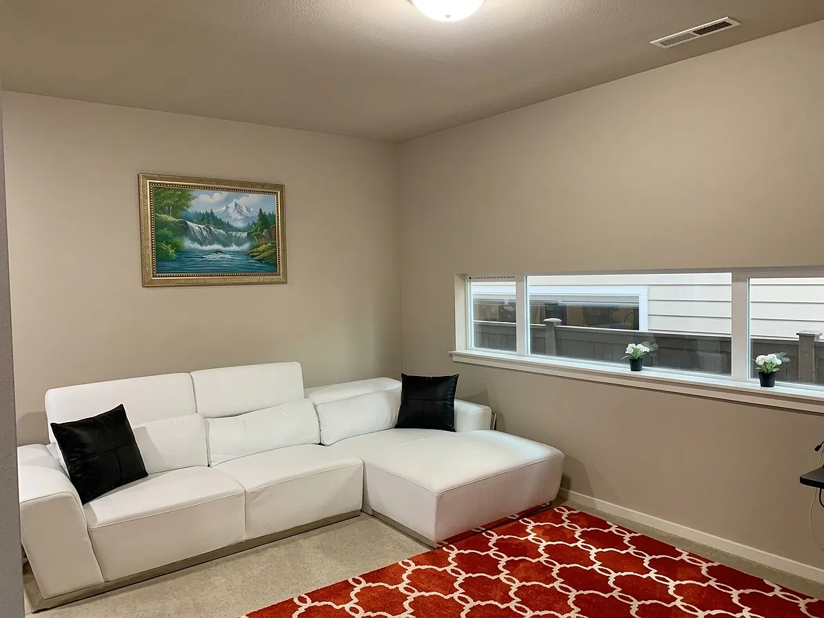 4 bed, 3940 sqft, $6,400 — Photo 4