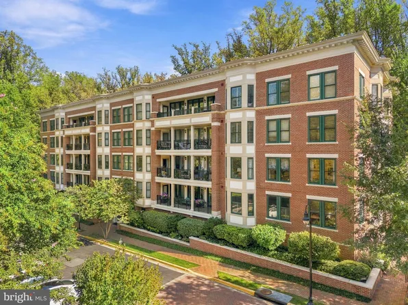 10401 Strathmore Park Ct APT 101, Rockville, MD 20852