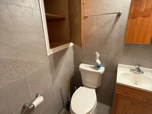 1655 Lincoln Place image 15 of 17