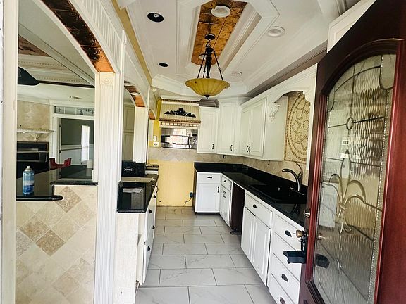 4th image of 115 Ridgela St