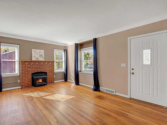 5th image of 2536 2nd St N