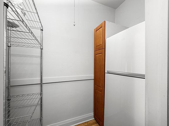 5th image of 1622 18th Ave APT 22