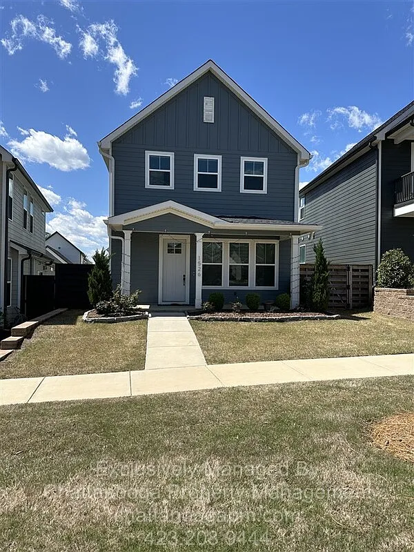 4 bed, 2.5 bath, 2050 sqft, $2,995 — Photo 3