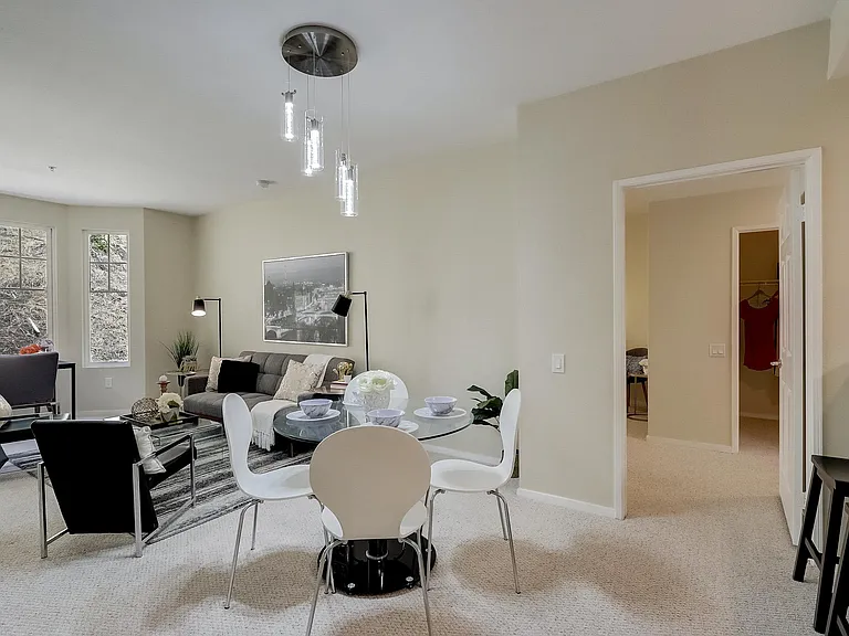 200 Caldecott Ln #108 — Photo 8