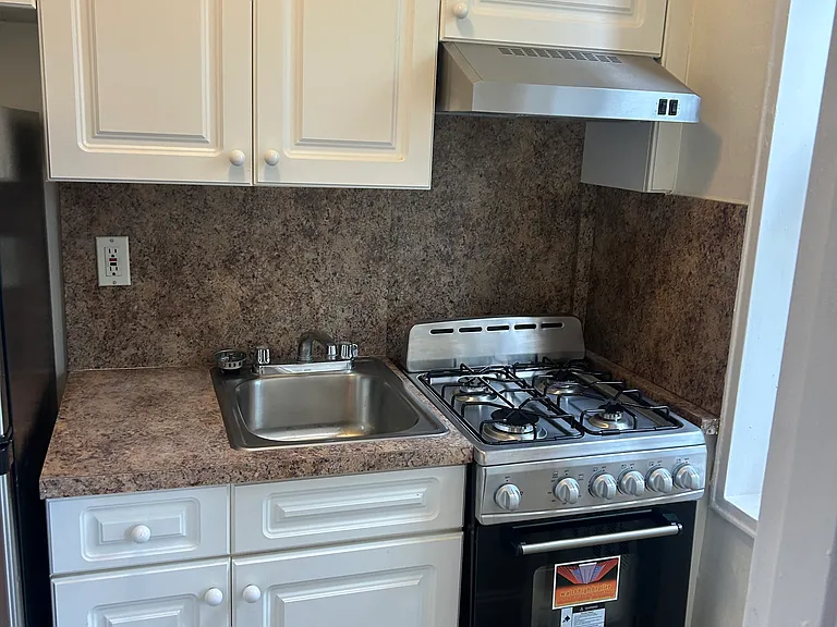 1445 Shore Pkwy #2K — Photo 3