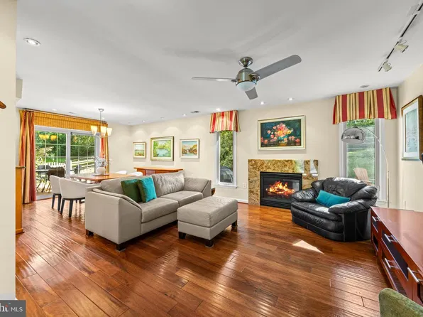 2567 Forest Knoll St, Annapolis, MD 21401