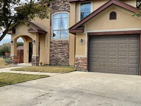 3rd image of 2085 Silver Oak Cir