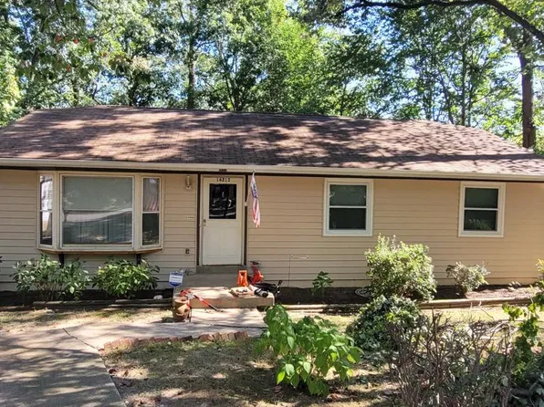 16213 Dartmoor Dr, Dumfries, VA 22025