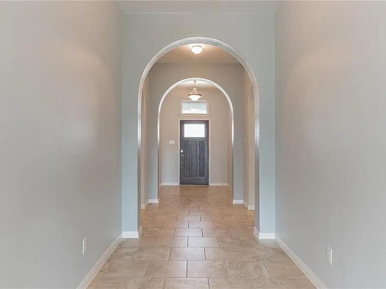 320 Lightcliff St — Photo 12