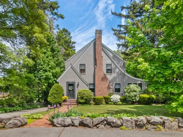 37 Cedar St, Braintree, MA 02184