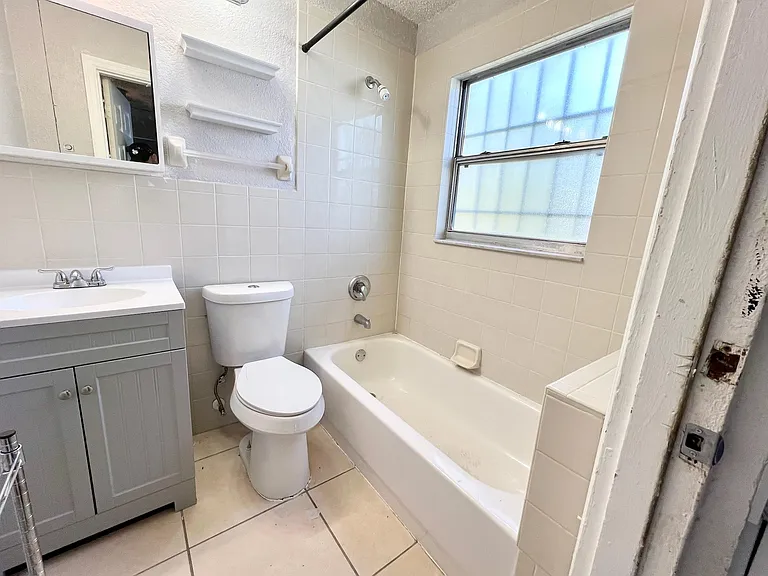 4494 Weldon Pl #B — Photo 11