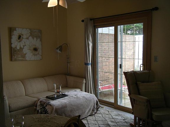 5th image of 451 Williamsburg Ln #C