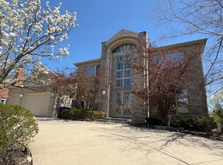 155 Bentley Ct, Deerfield, IL 60015