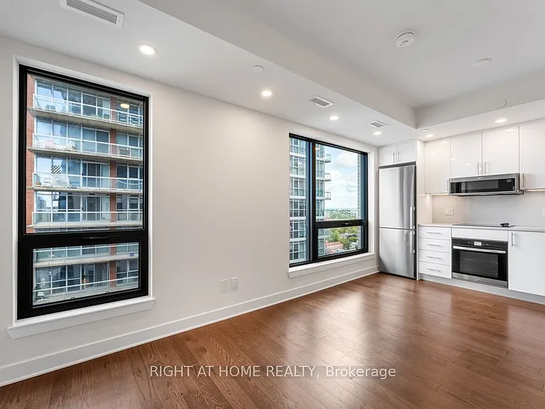 180 George St #1403 — Photo 6