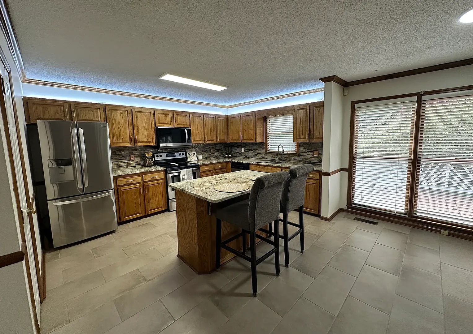 Excellent house in Goldens Springs that has many customizable options Up to 5 large bedrooms — Photo 4