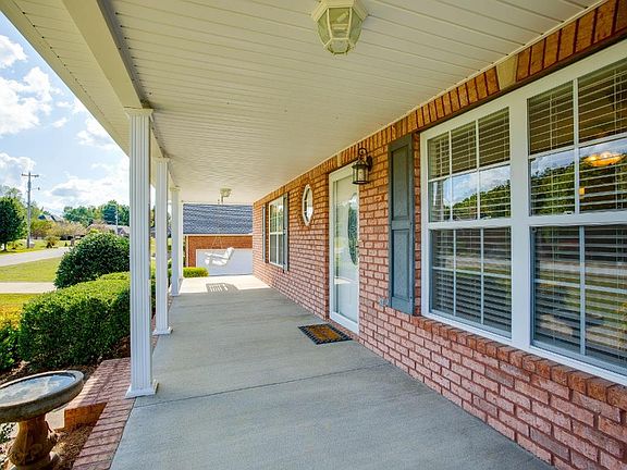 5th image of 1310 Grassland Dr