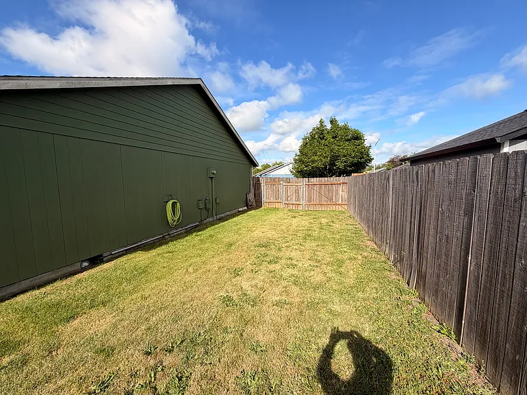 1601 NW 6th Ave — Photo 32