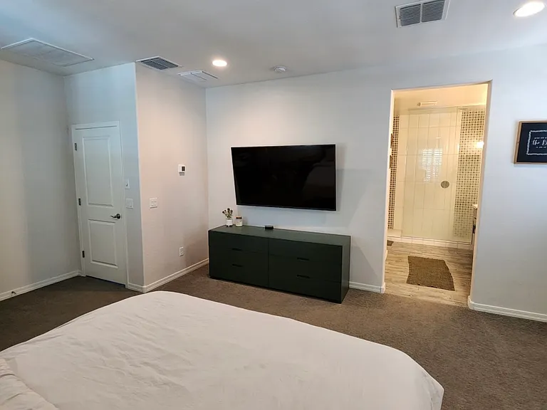 5024 N 84th Dr — Photo 10