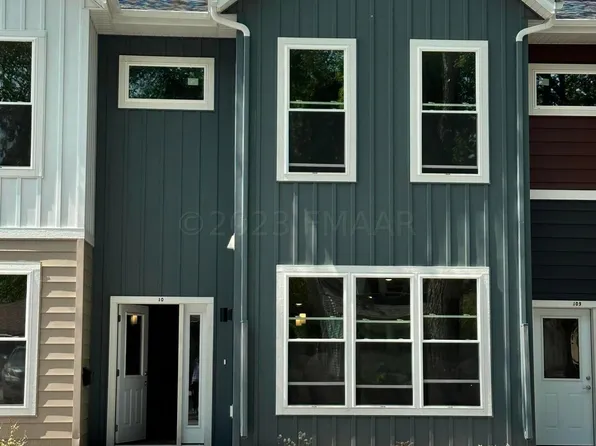 1112 12th St N #102, Fargo, ND 58102