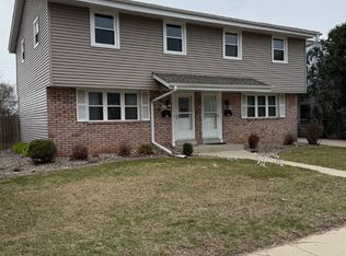 9221-9223 W Morgan Ave, Milwaukee, WI 53228
