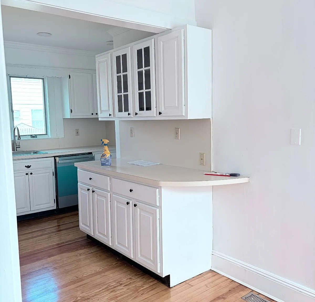 4 bed, 3.0 bath, 1286 sqft, $4,400 — Photo 4