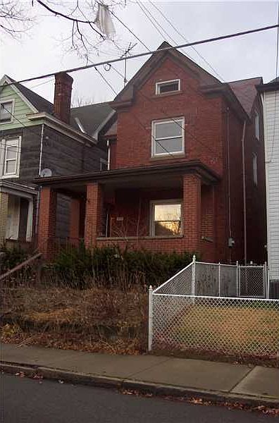 2nd image of 2932 Zephyr Ave
