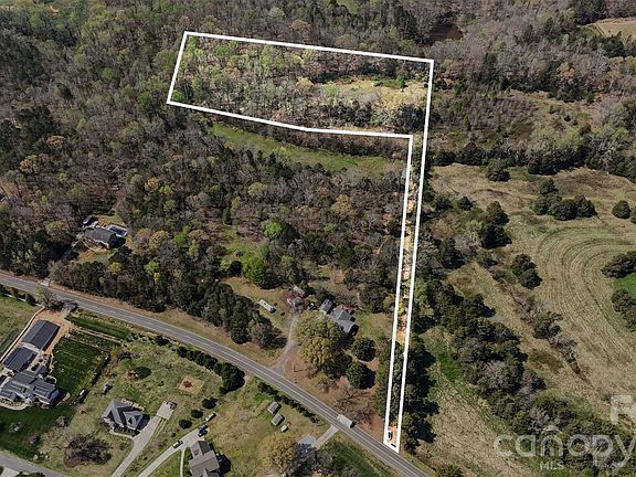 3rd image of 252 Teeter Rd